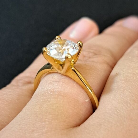 18BK HGE Gold Solitaire Ring With Clear Gemstone Size  7/8 - Picture 3 of 7